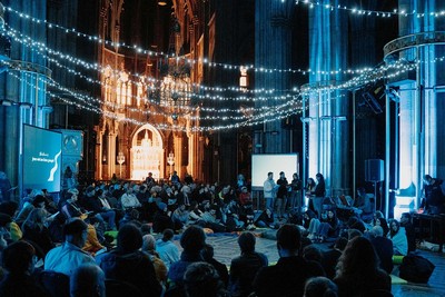 Queerer Kreuzweg in der Wiener Votivkirche