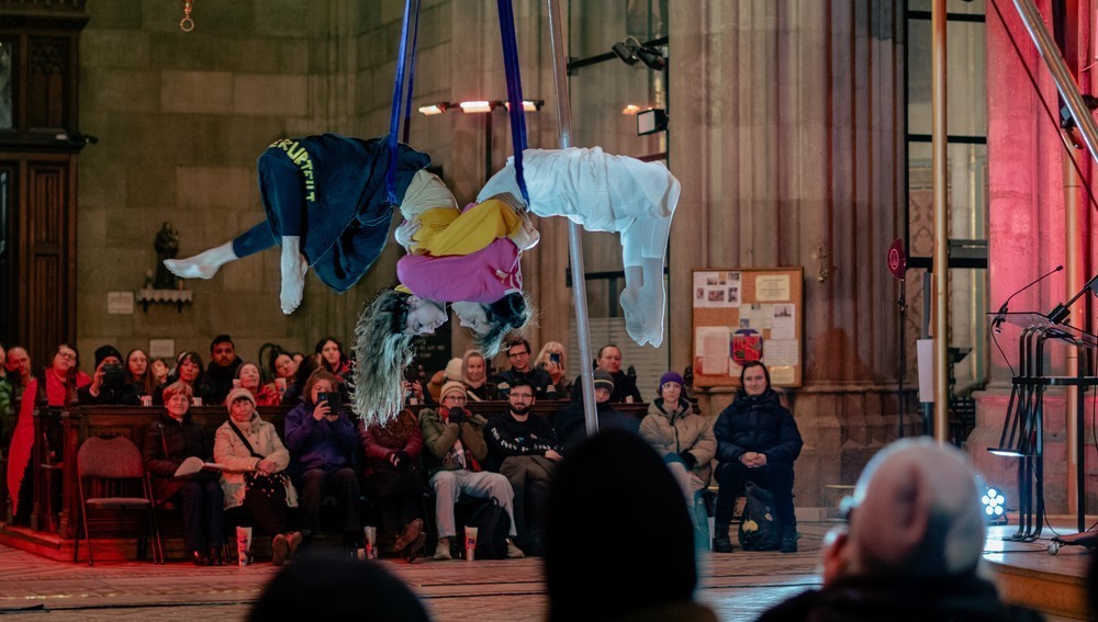Queerer Kreuzweg 'Fluchtweg' verbindet Fluchtgeschichten mit Passion