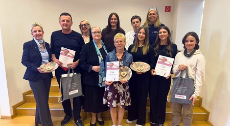 Vöcklabruck: Franziskanerinnen zeichnen 'Herzensprojekte' aus