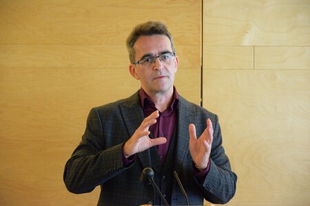 Religionswissenschaftler der Universität Graz bei einem Vortrag am 5. Oktober 2022 in Graz beim Symposion 'Das Heilige'