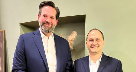 EVP-Abgeordneter Lukas Mandl und P. Rafael Bejerano Rivera